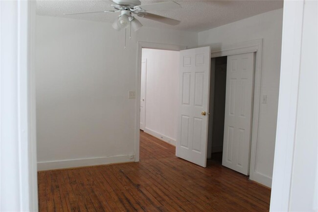 Building Photo - 229 Neyland St
