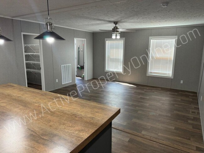 Building Photo - 202 Reed Clark Rd