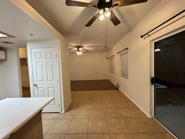 Building Photo - 2834