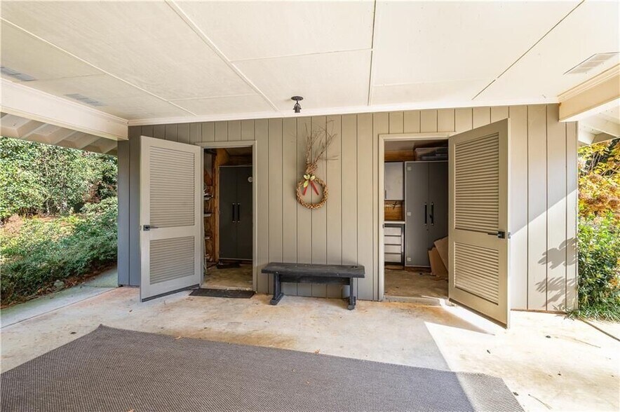 Building Photo - 465 Eastland Dr