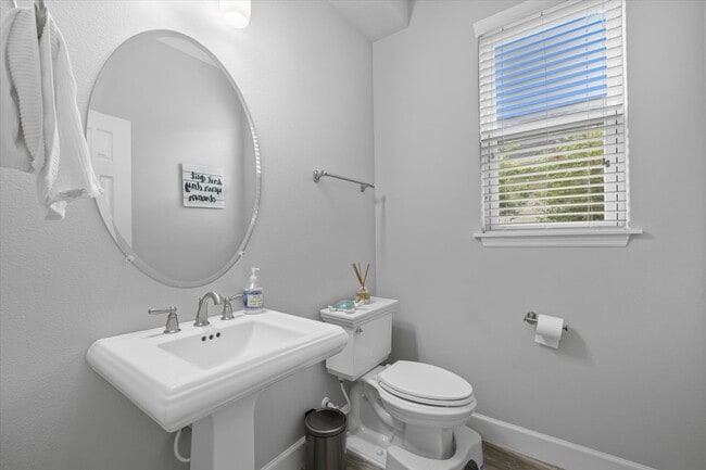 Building Photo - 5954 Anise Dr