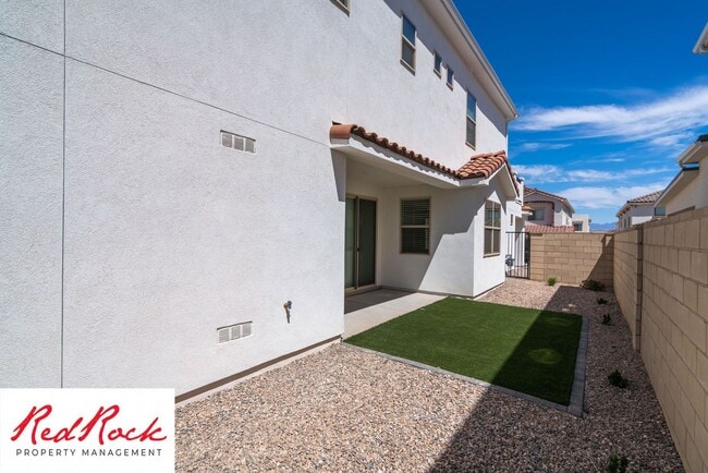 Building Photo - BEAUTIFUL HOME in Desert Color!