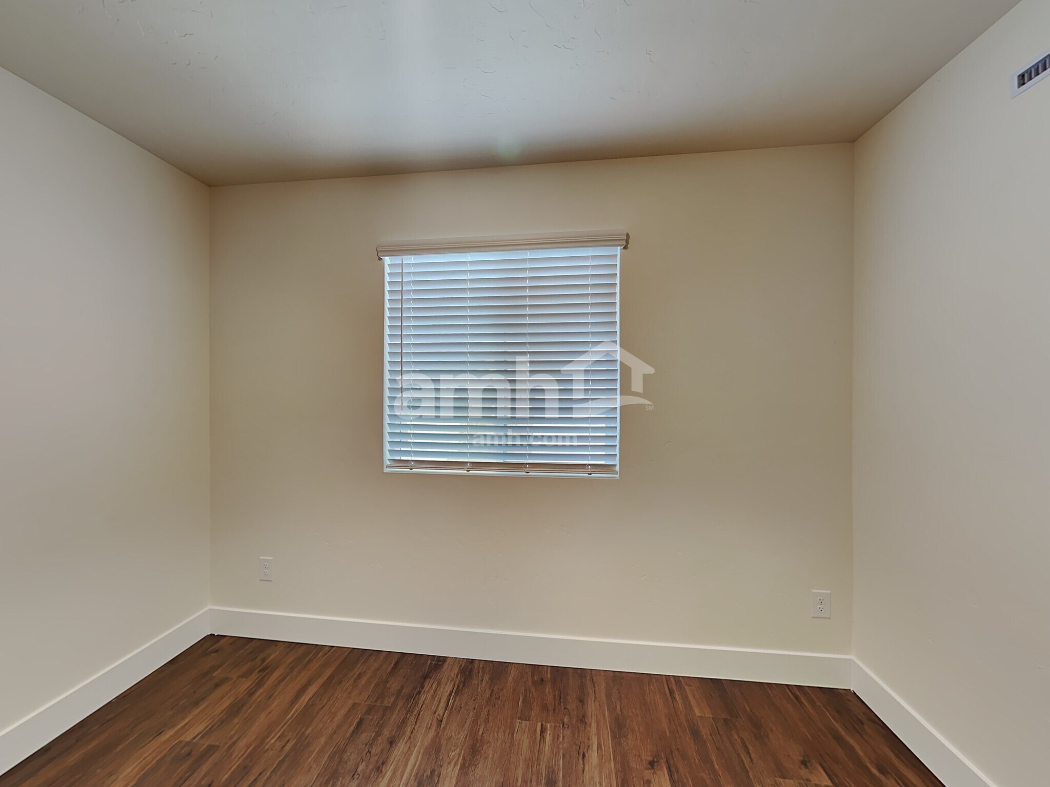 Building Photo - 937 Moorside Ave