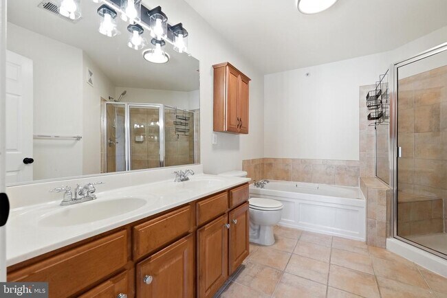 Building Photo - 941 Pine Forest Ln