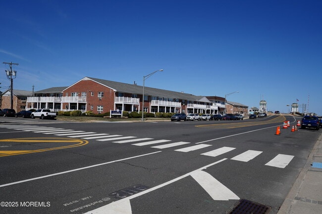 Building Photo - 5 Ocean Ave N