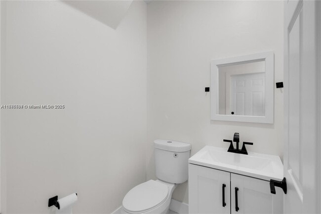 Building Photo - 1073 NE 41st Terrace