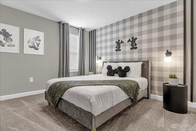 Building Photo - 9052 Sommerset Hills Dr