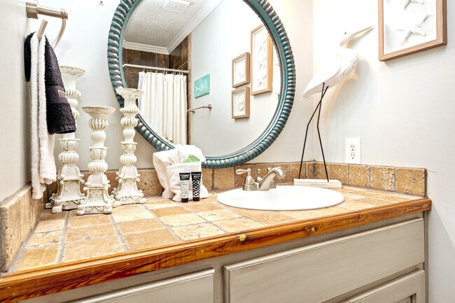 Building Photo - 149 Durango Rd