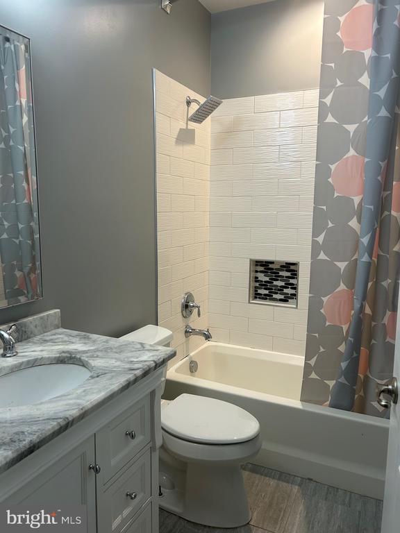 Building Photo - 910 Hall Station Dr