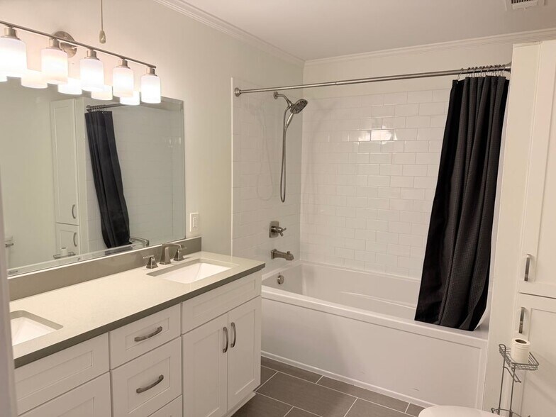 Building Photo - 8416 Leatrice Dr