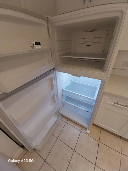 Building Photo - 8950 Colonnades Ct E