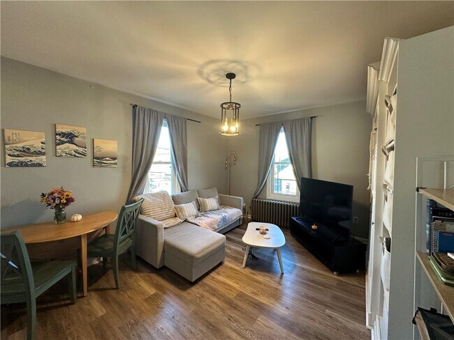 Building Photo - 49 E Bowery St