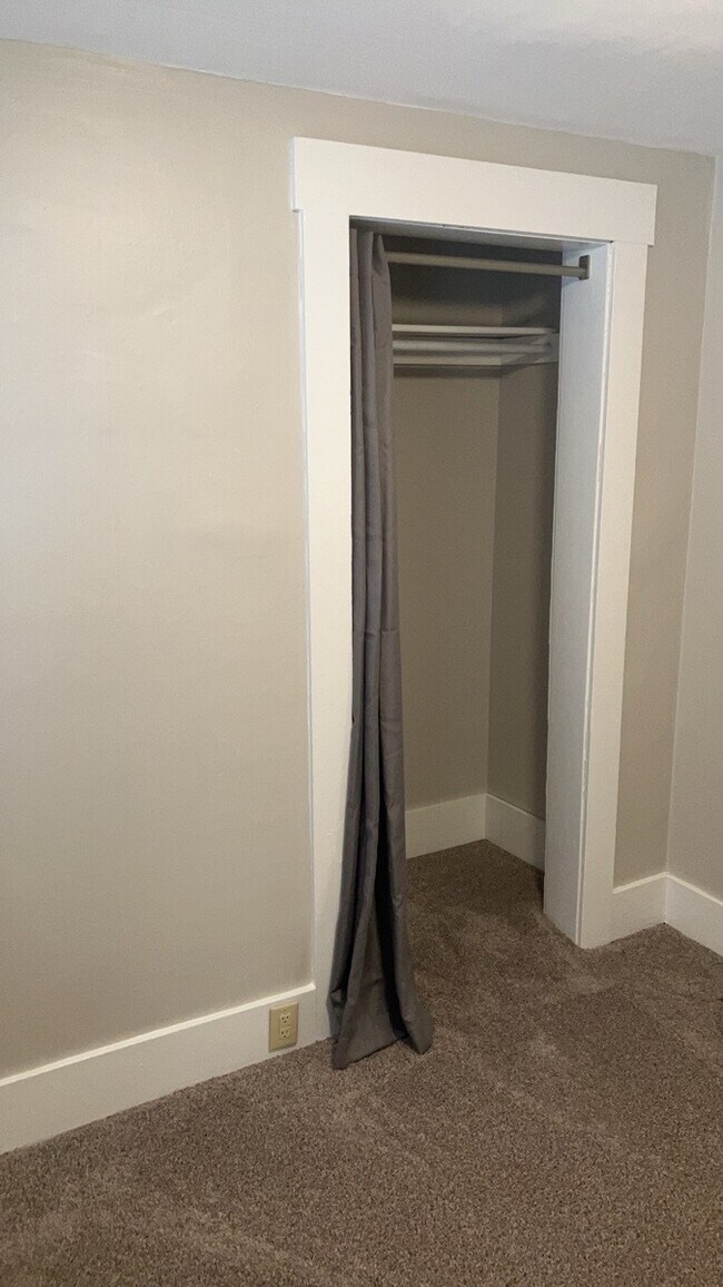 Building Photo - 319 E Canal St