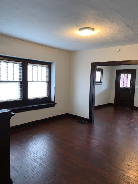 Building Photo - 4224 Carrollton Ave