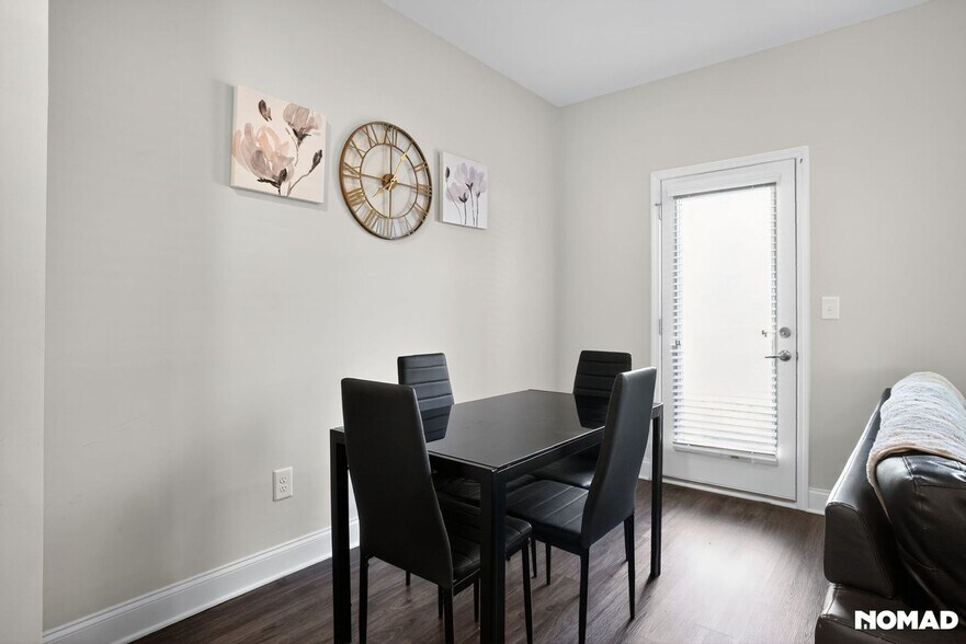 Building Photo - 3445 Sumersbe court