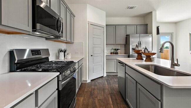 Building Photo - 3704 Beechmont Dr.