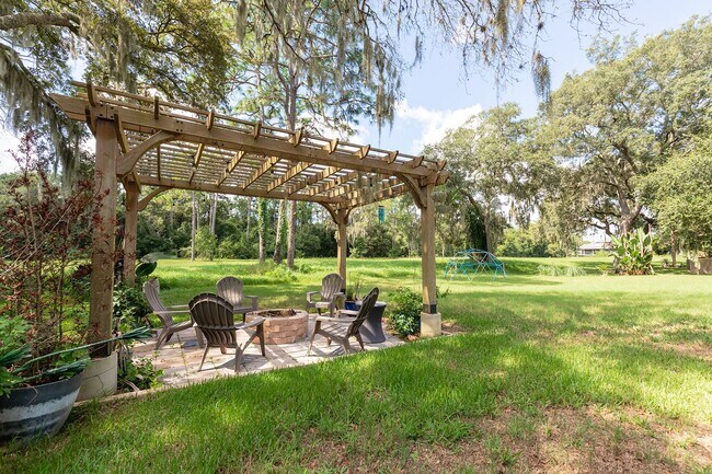 Building Photo - 3961 Knott Dr
