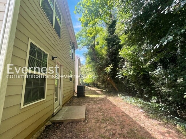 Building Photo - Modern 3-Bedroom Home in a Walkable, Bike-Friendly Community / Pet Friendly