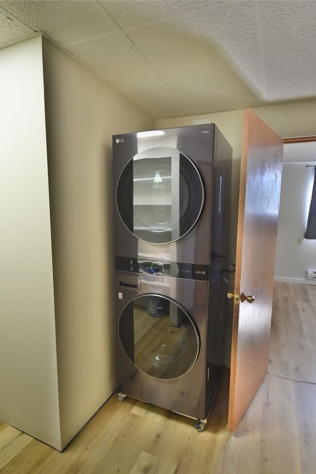 Building Photo - 5Bd/1.75Ba Mountlake Terrace House