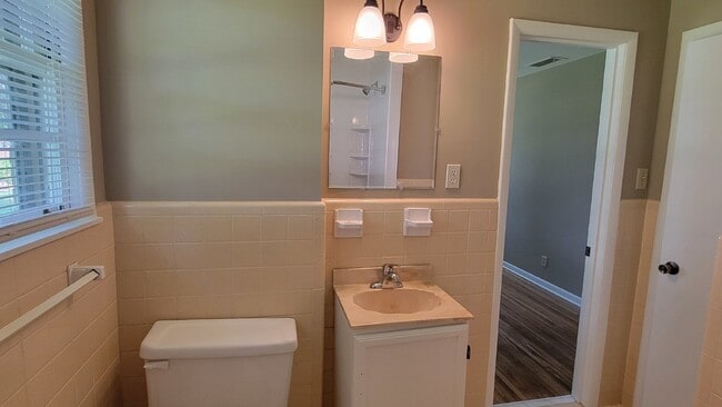 Building Photo - 6408 Robinhood Ln NW