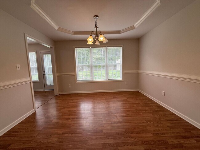 Building Photo - Cute 3 Bed 2.5 Bath Home with Bonus Room