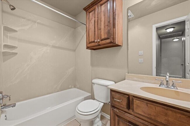 Building Photo - 17029 Woodvine Dr