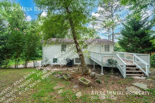 Building Photo - 1025 Mesa Dr