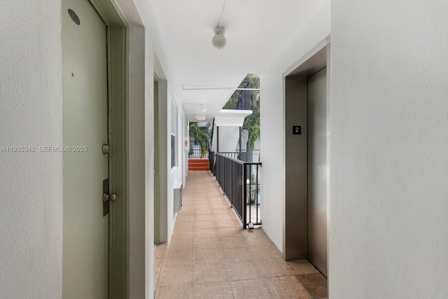 Building Photo - 318 Majorca Ave