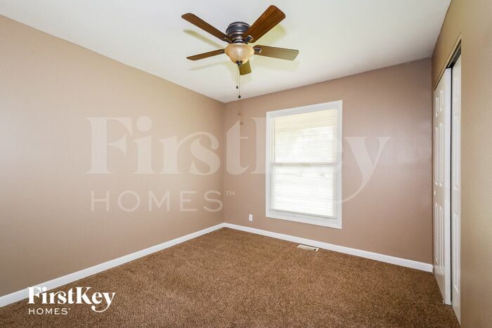 Building Photo - 620 Blackbird Dr