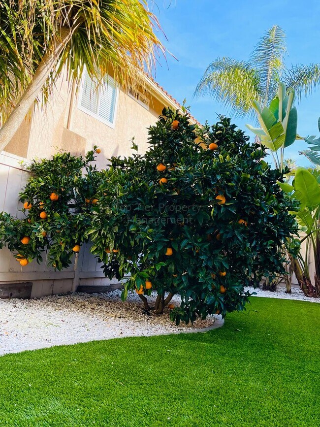 Building Photo - ***4 bed / 2.5 bath / 2,067 sqft House in ...