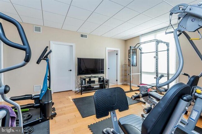 Building Photo - 1510 Waterford