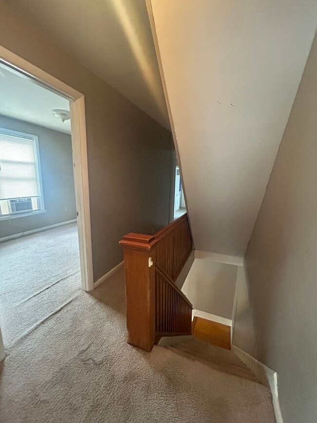 Building Photo - 4-bedroom duplex in south Steelton