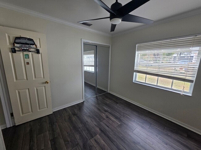 Building Photo - Spacious 5 Bedroom Home with Pool in Crystal Lake Homesites