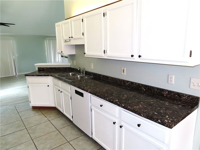 Building Photo - 110 Melton Ave