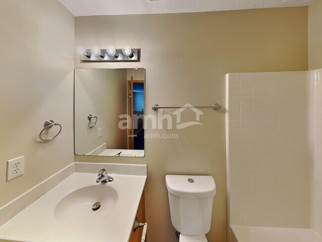 Building Photo - 6875 Tumbleweed Ln