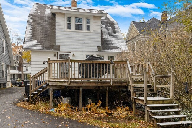 Building Photo - 144 Durston Ave