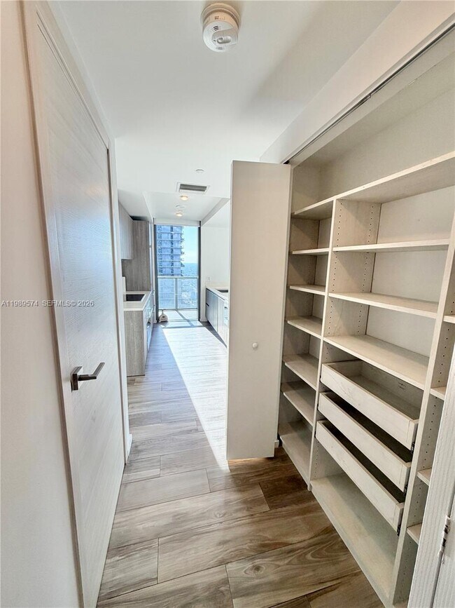 Building Photo - 801 S Miami Ave