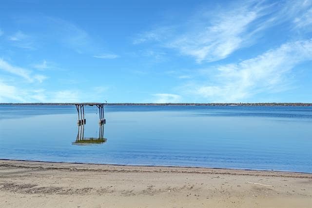 Building Photo - 11090 Lakeside Dr