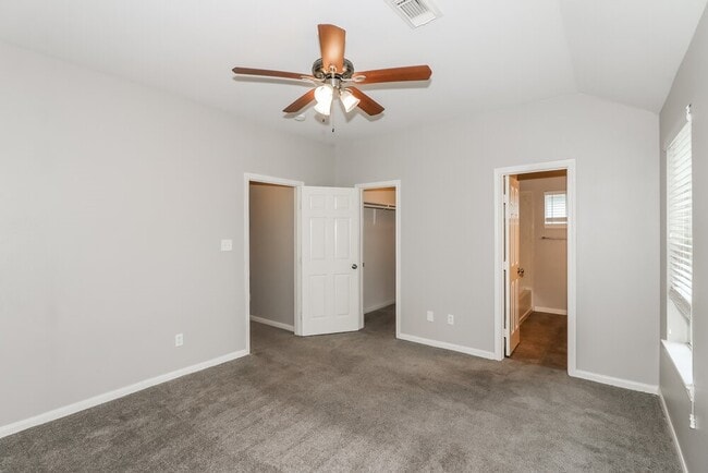 Building Photo - 4923 N Cancun Dr