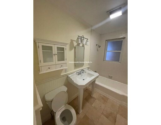 Building Photo - 17 Hillside Rd