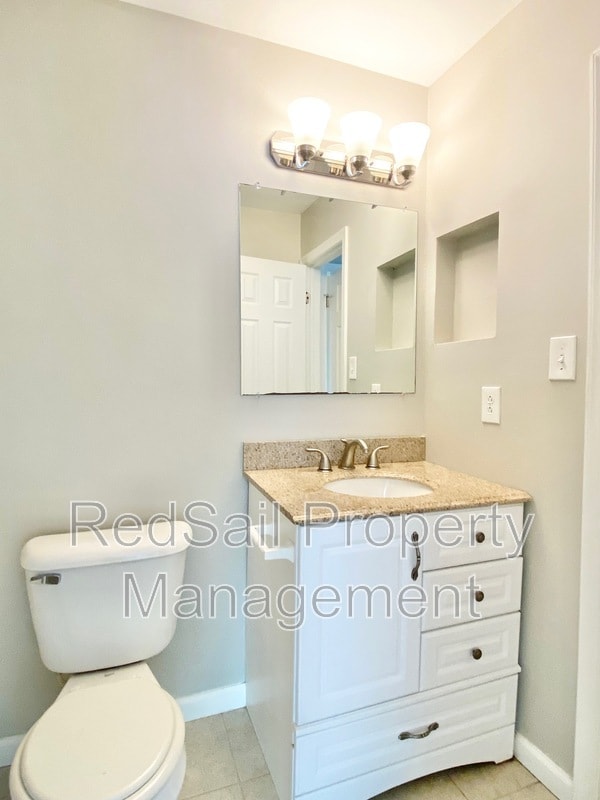 Building Photo - 469 Crosland Ct