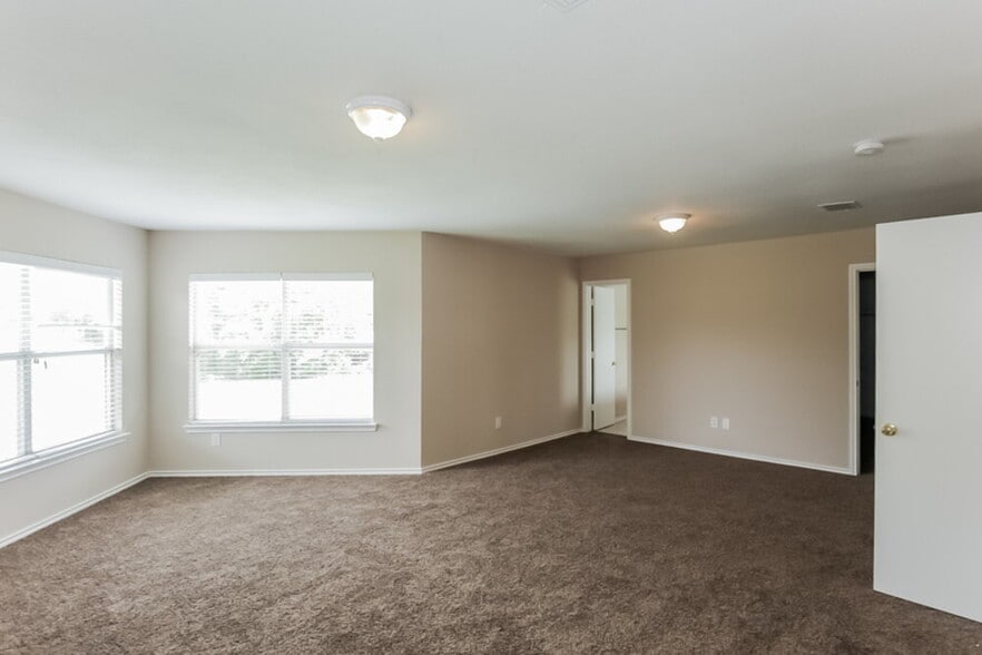 Building Photo - 629 Gibson St