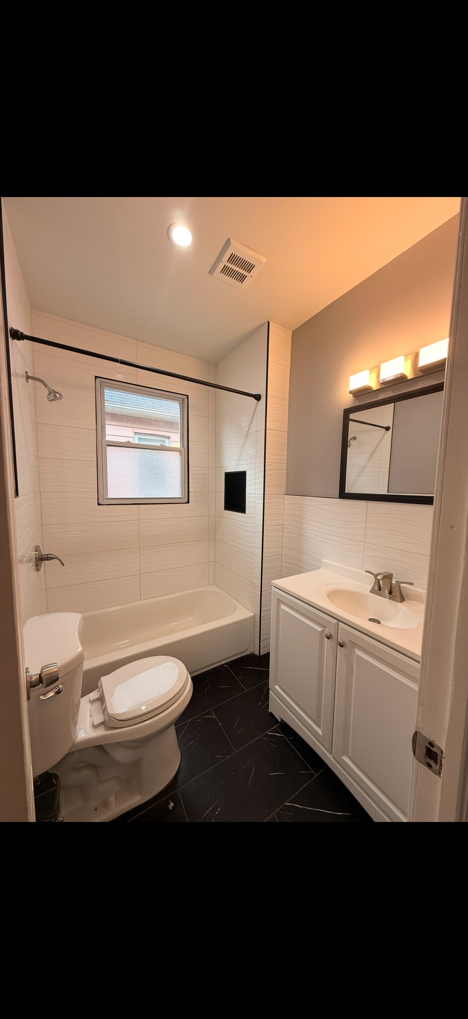 Building Photo - 1008 Boudinot Pl
