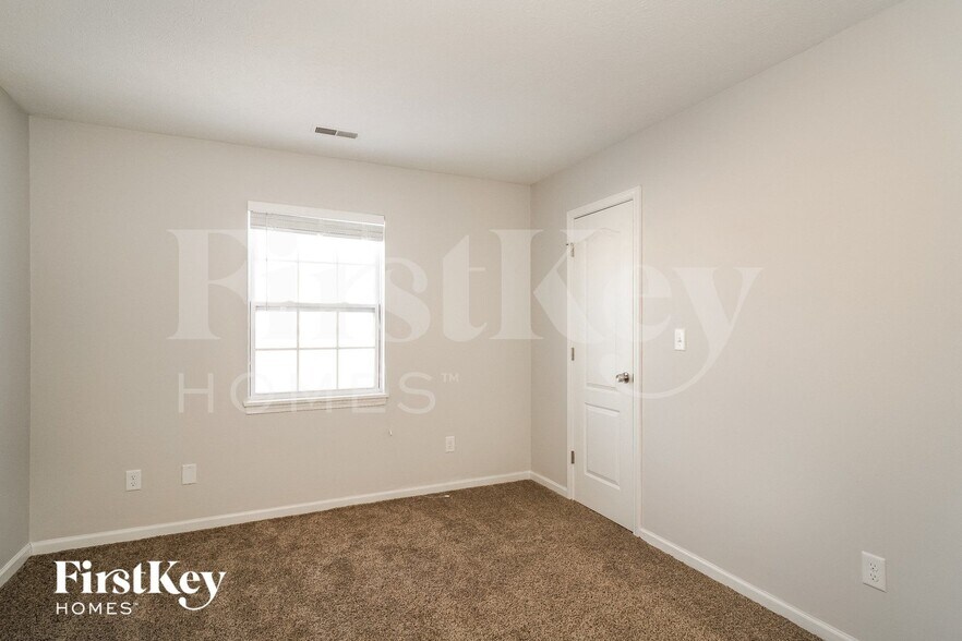 Building Photo - 11824 Shannon Pointe Rd