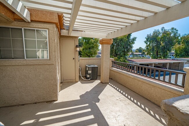 Building Photo - COMING SOON! Las Ventanas Community 2 Bedroom Condo in Valencia!