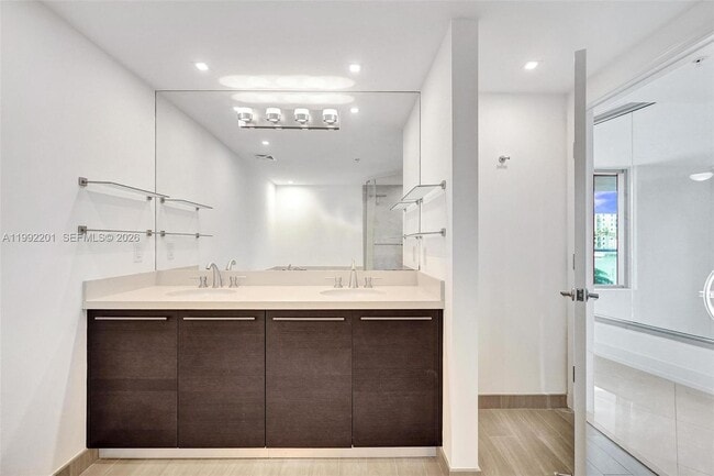 Building Photo - 7928 East Dr