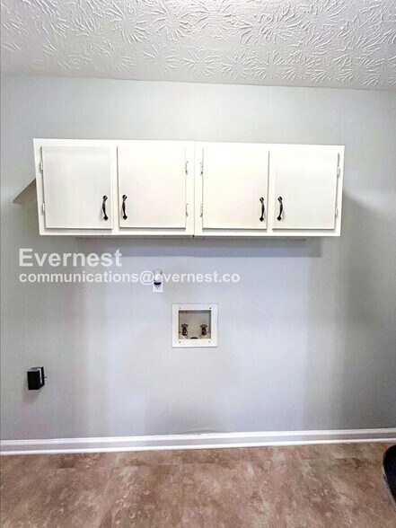 Building Photo - 3480 Stone Ridge Dr