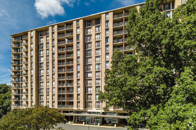 The Carlton - 4600 S Four Mile Run Dr Arlington VA 22204 | Apartment Finder