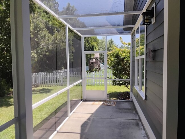 Building Photo - 4 Bedroom home in Beaufort
