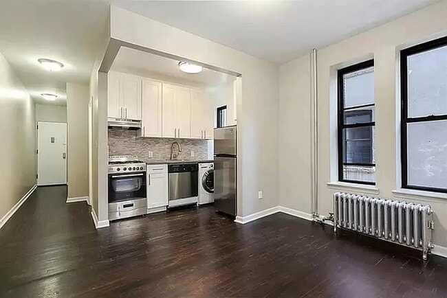 Primary Photo - 200 E 66th St